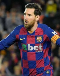  劳塔罗双响助国米登顶意甲积分榜首  