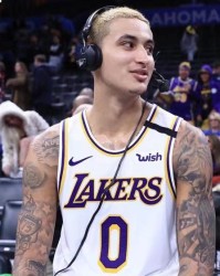  八村塁26分湖人险胜雷霆  