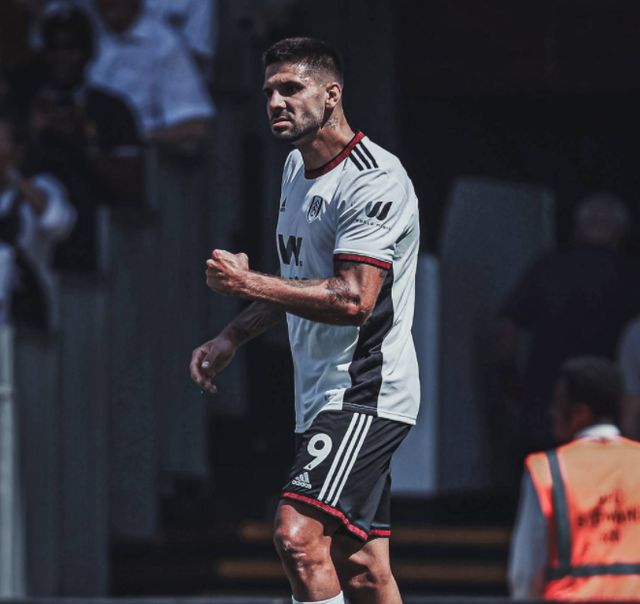  利物浦旧将萨拉赫传射建功，击溃西汉姆联防线  